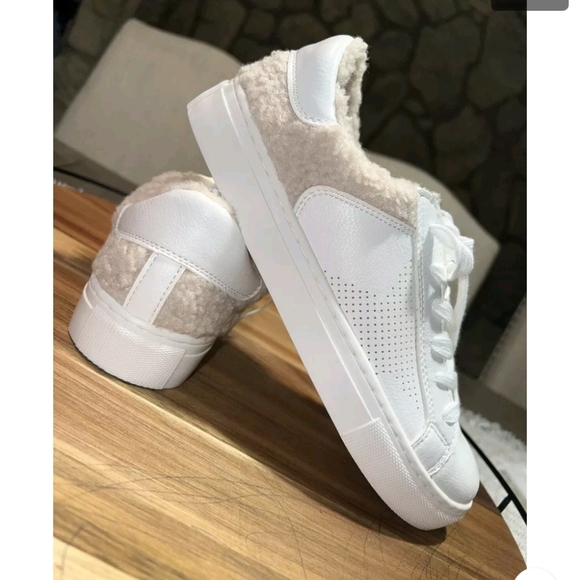 Universal Thread Women's Nia Sneakers - Picture 2 of 6